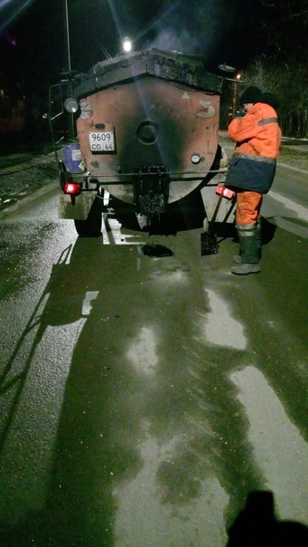 В городе Балаково продолжается текущий ремонт дорог