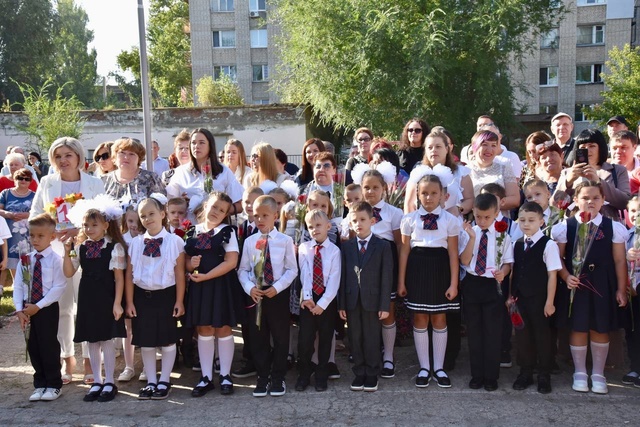 Сегодня в Балаковском районе прошли торжественные линейки, посвященные началу учебного года